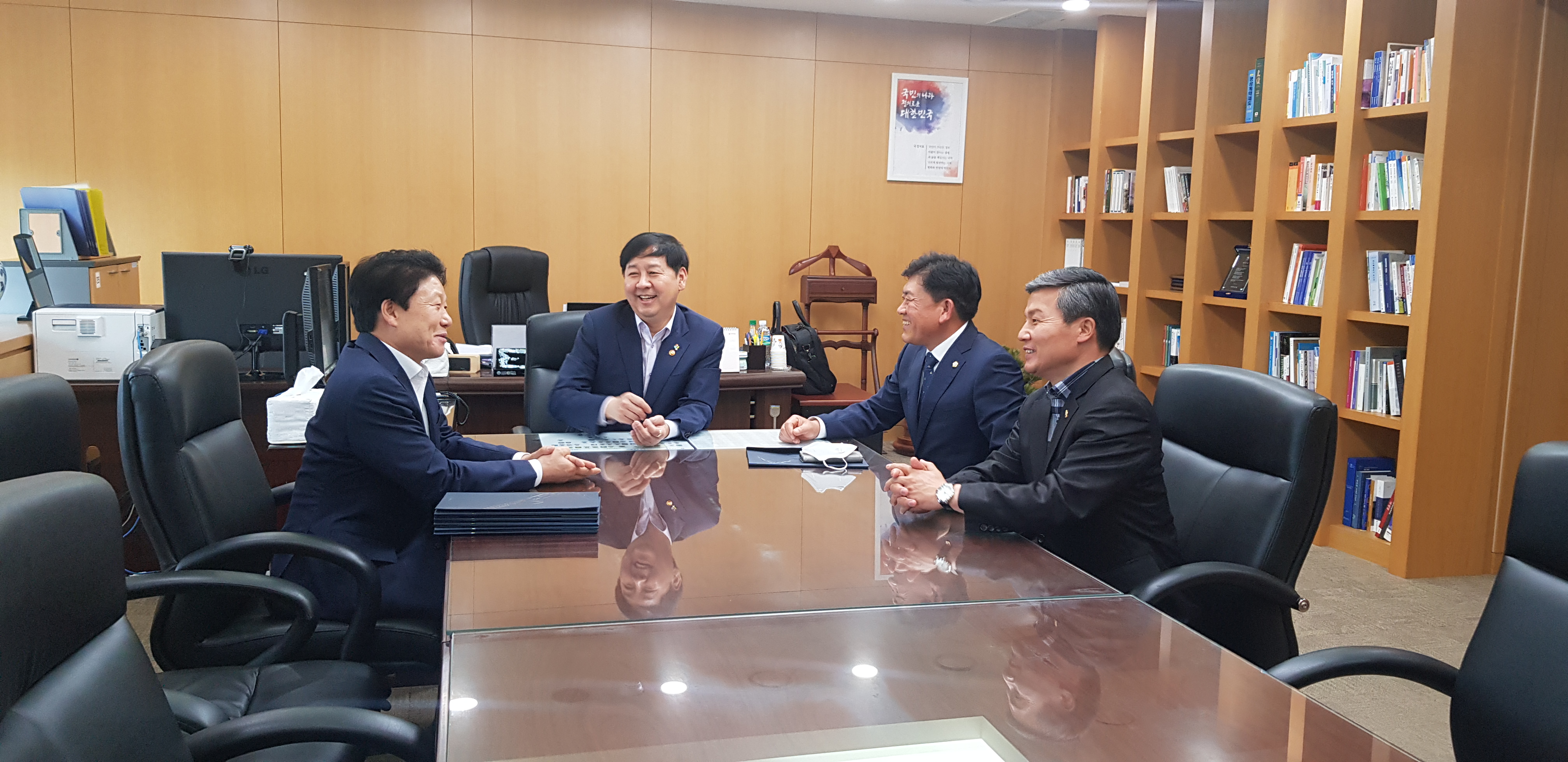 구교강 성주군의회 의장, 국무조정실장과 만나 지역 현안 해결에 총력