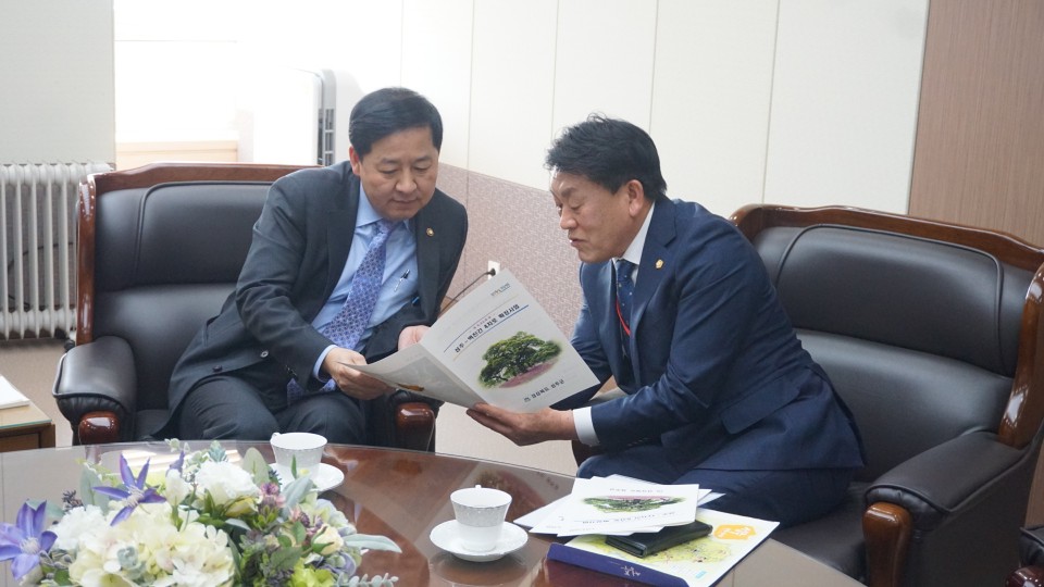 성주군 당면현안 예산확보를 위해 성주군의회 의장 구교강 기획재정부 방문!!!